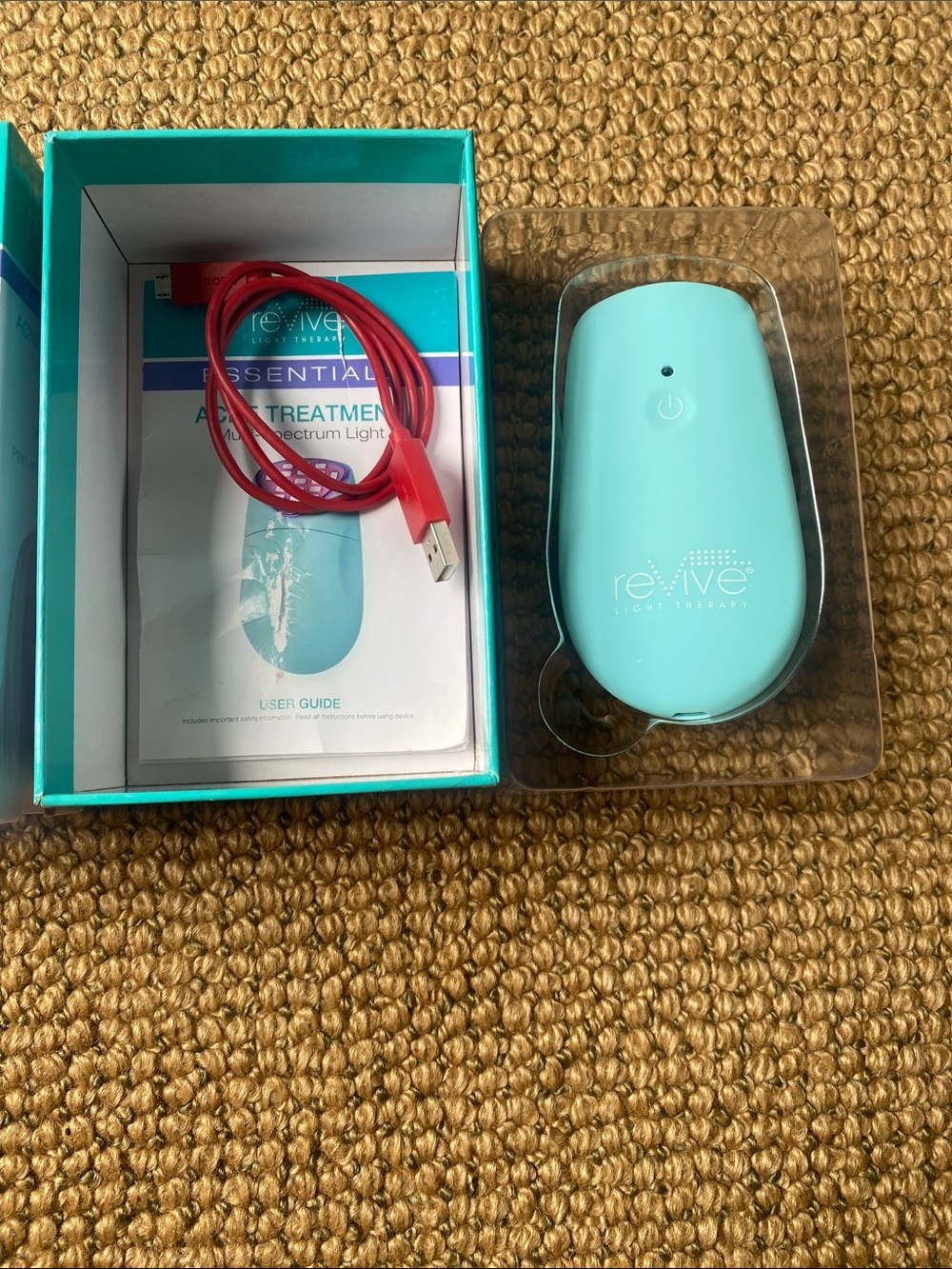 Essentials Acne Treatment Multi-Spectrum Light – Teal and Blue Packaging - Picture 5 of 7